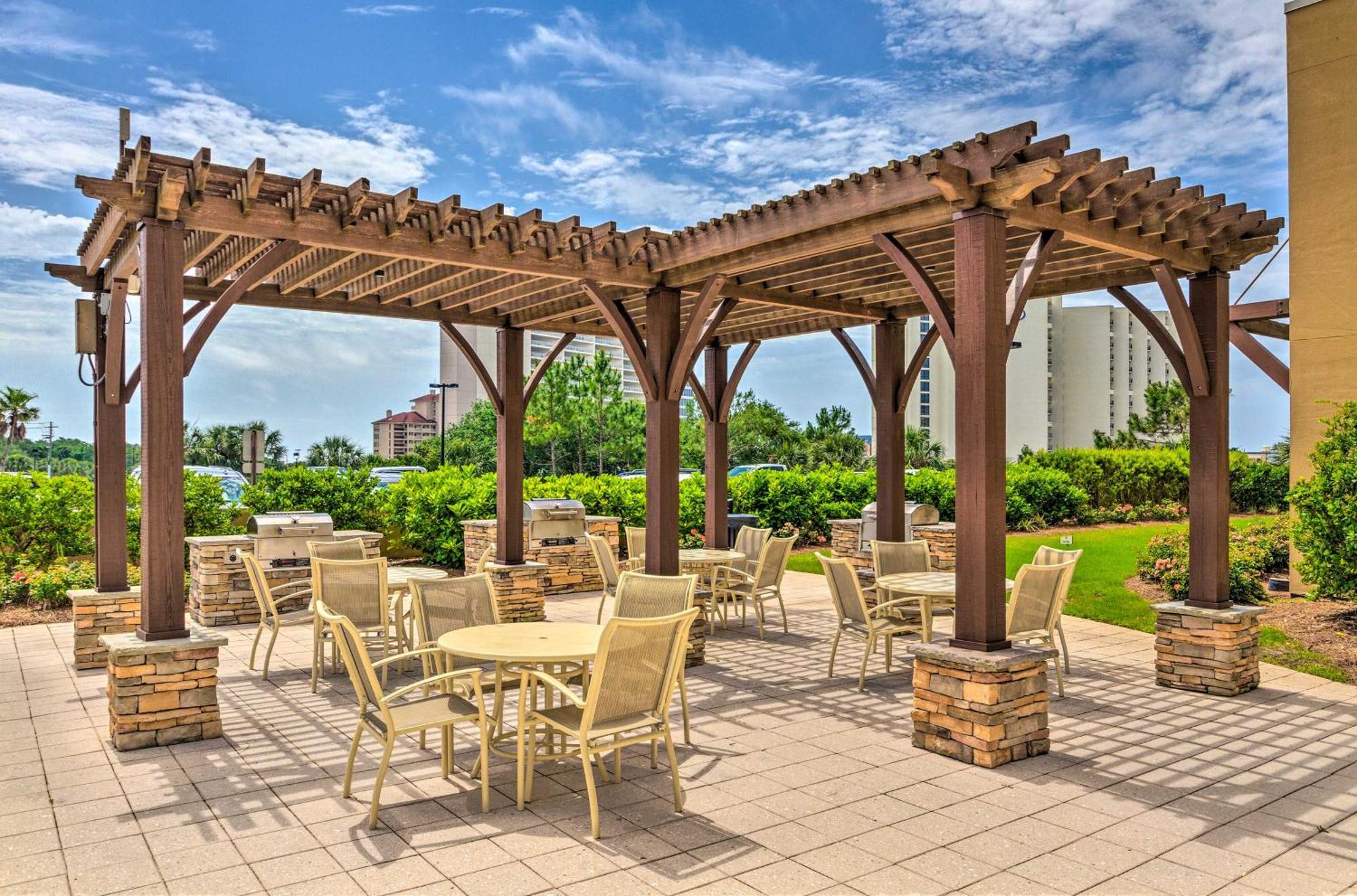 Destin Resort Studio With Pool - Walk To Beach! Exterior photo